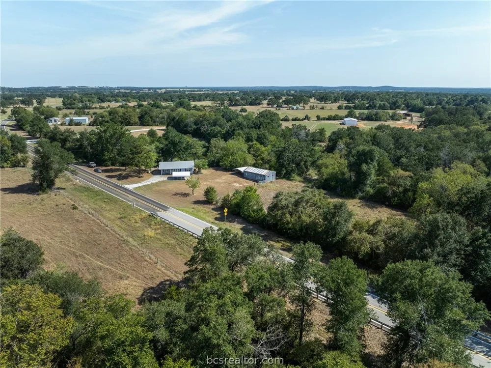 9769 FM 2096 Franklin, TX 77856