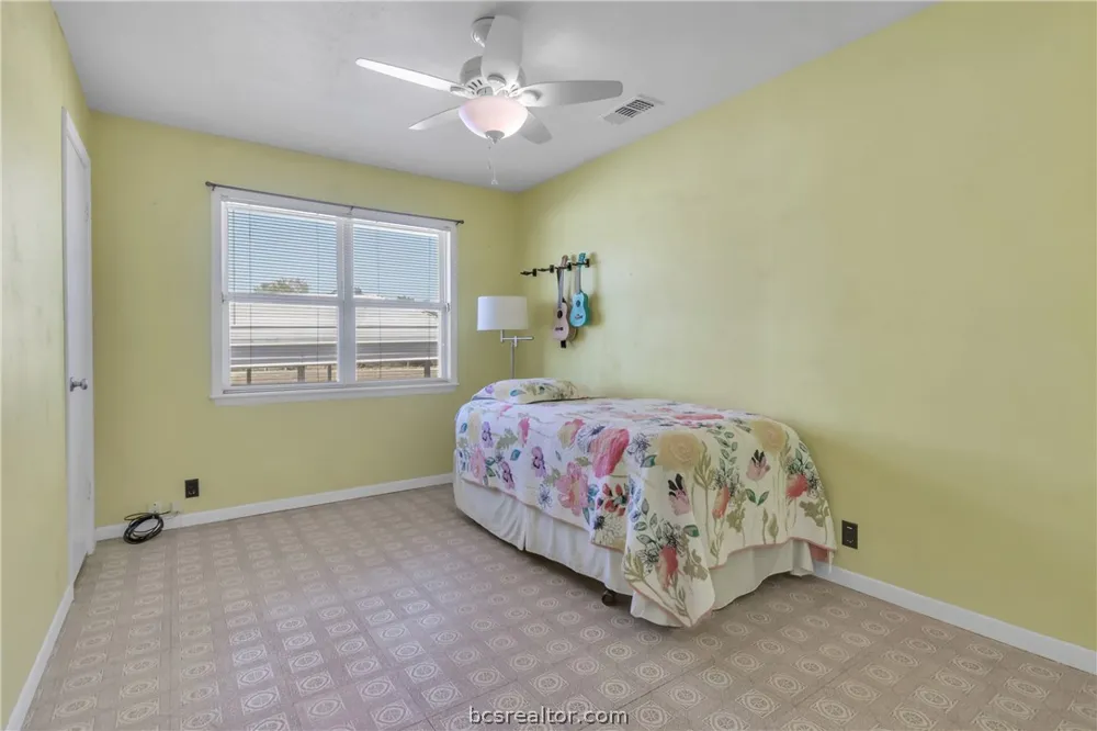 9769 FM 2096 Franklin, TX 77856