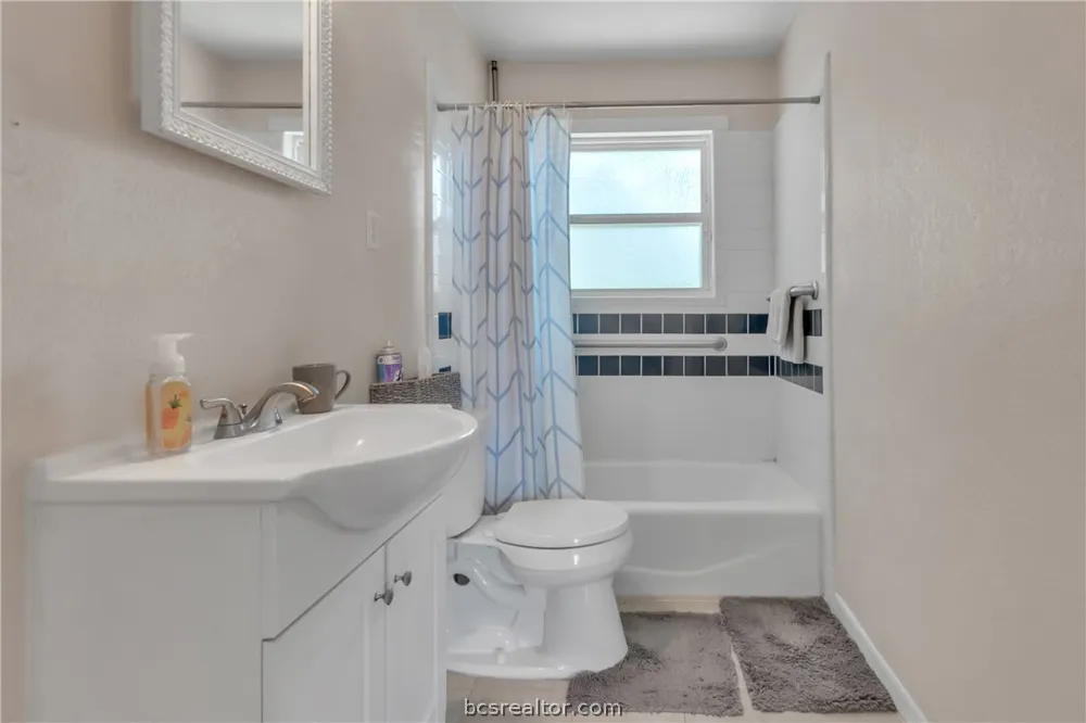 9769 FM 2096 Franklin, TX 77856