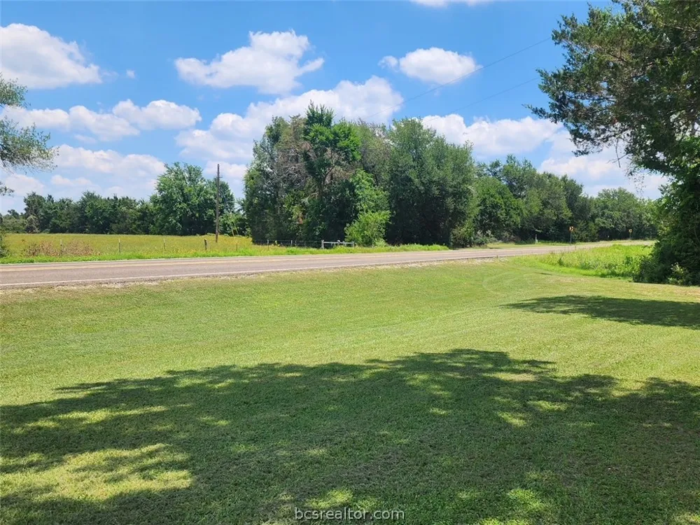 9769 FM 2096 Franklin, TX 77856