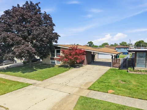 7836 W 80th Place