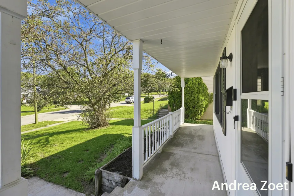 1044 Lockridge Drive NE Grand Rapids City, MI 49505