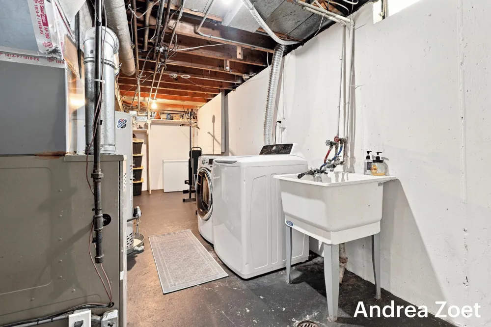 1044 Lockridge Drive NE Grand Rapids City, MI 49505