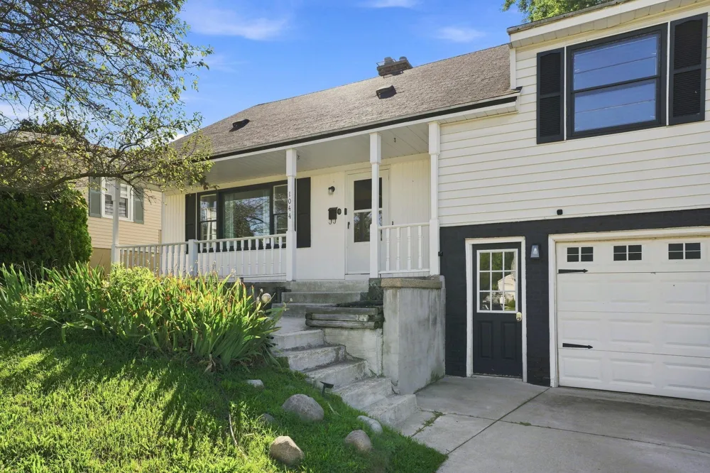 1044 Lockridge Drive NE Grand Rapids City, MI 49505