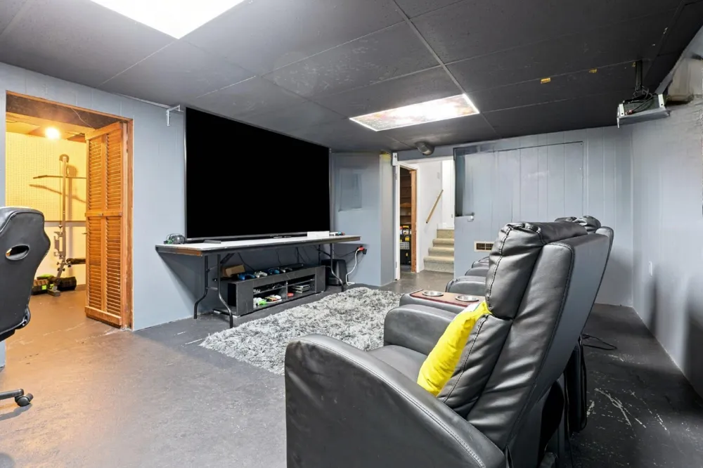 1044 Lockridge Drive NE Grand Rapids City, MI 49505