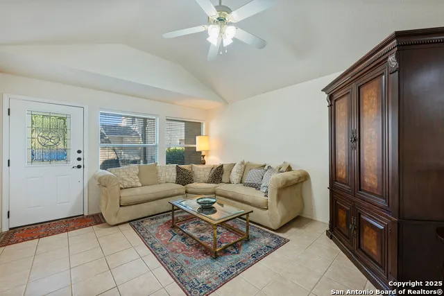 3202 Eisenhauer #702 San Antonio, TX 78209