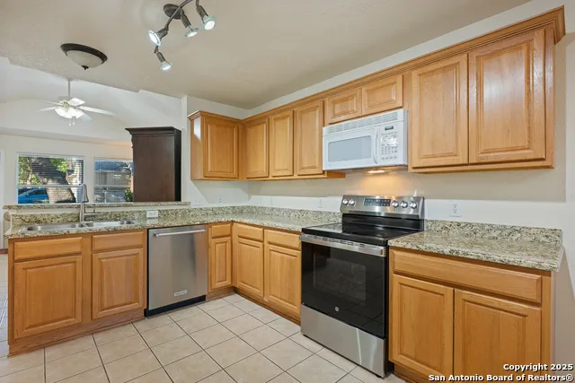 3202 Eisenhauer #702 San Antonio, TX 78209