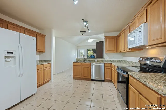 3202 Eisenhauer #702 San Antonio, TX 78209