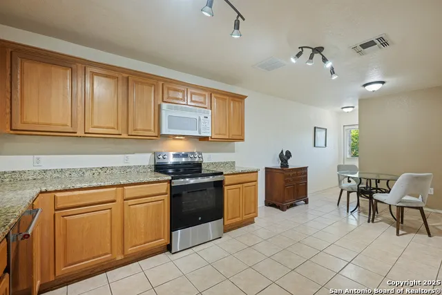 3202 Eisenhauer #702 San Antonio, TX 78209