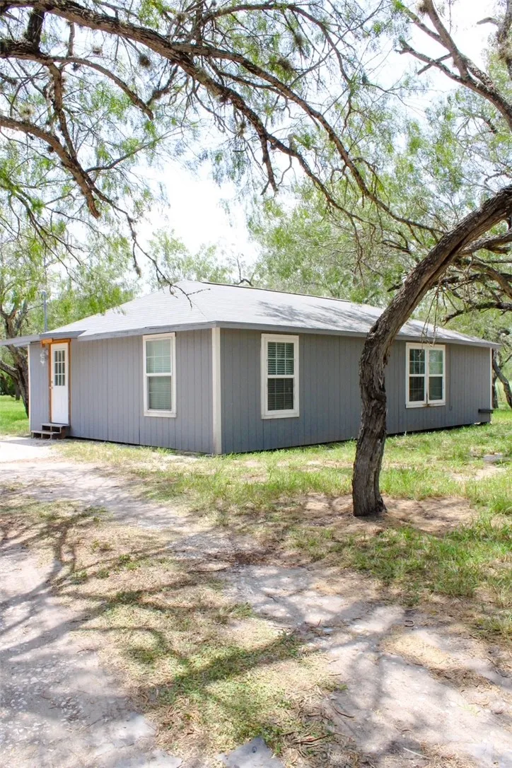 9872 County Road 623 Skidmore, TX 78389