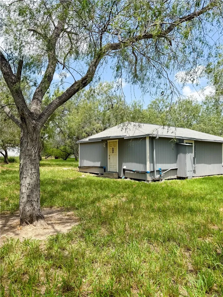 9872 County Road 623 Skidmore, TX 78389
