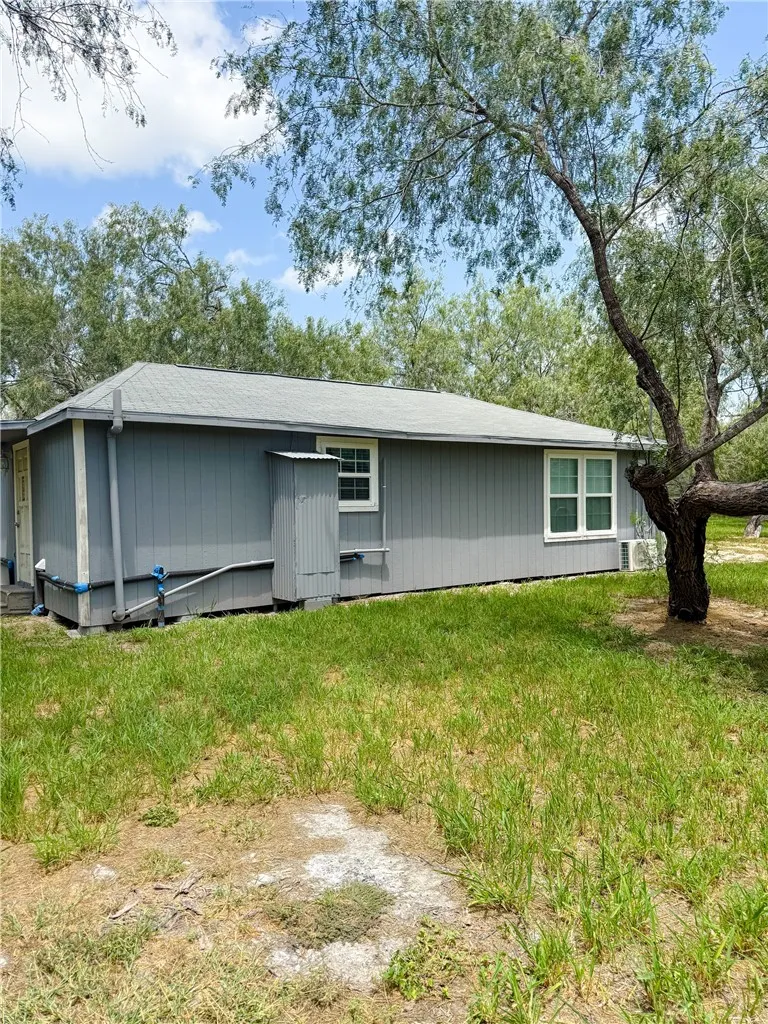9872 County Road 623 Skidmore, TX 78389