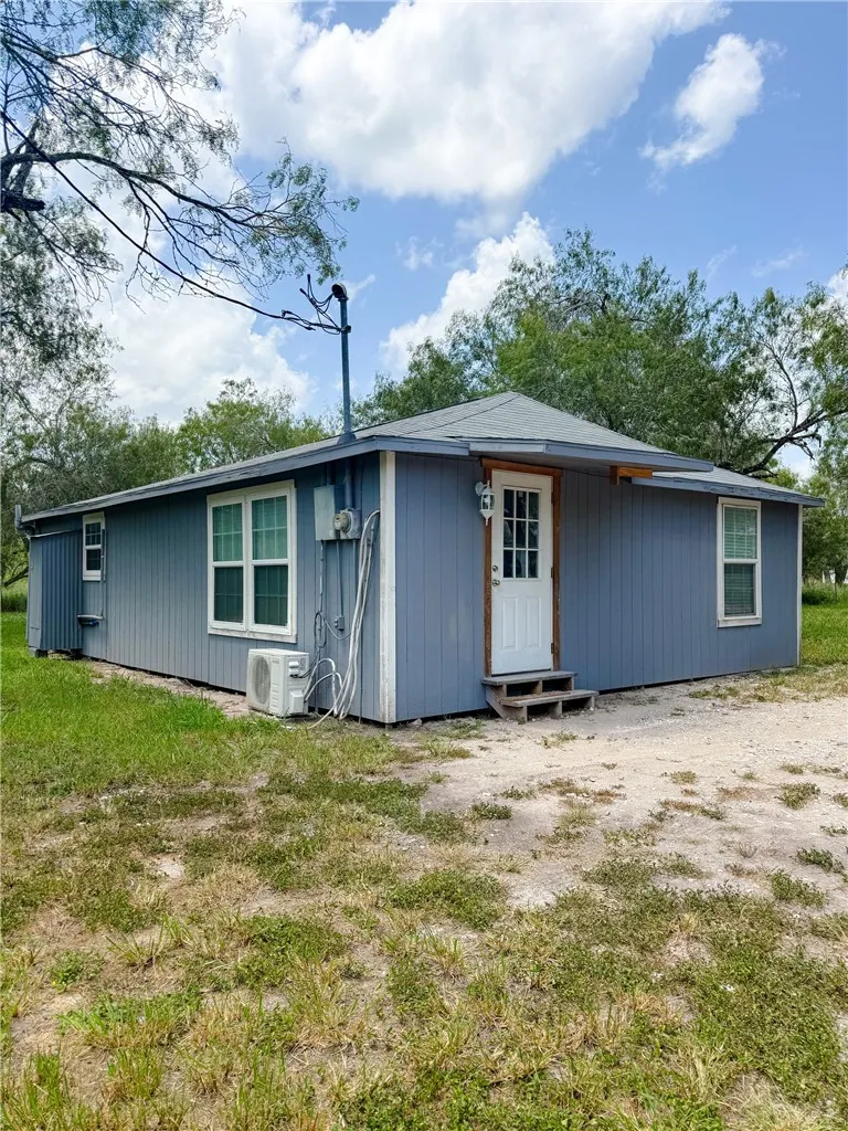 9872 County Road 623 Skidmore, TX 78389