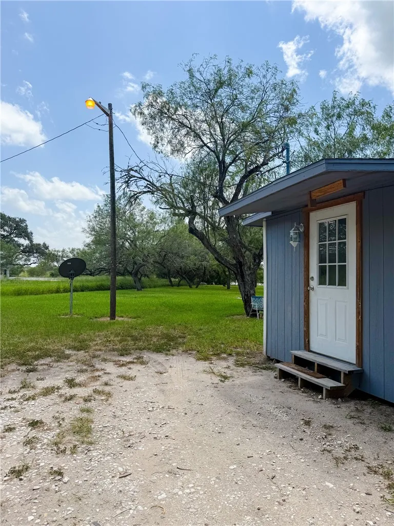 9872 County Road 623 Skidmore, TX 78389