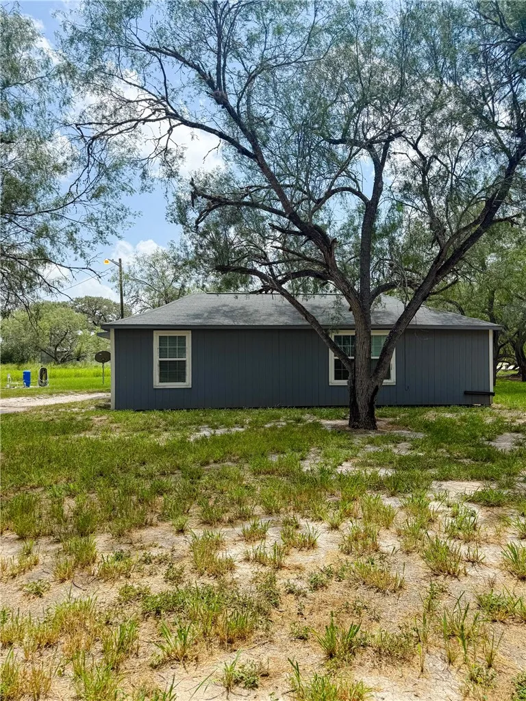 9872 County Road 623 Skidmore, TX 78389