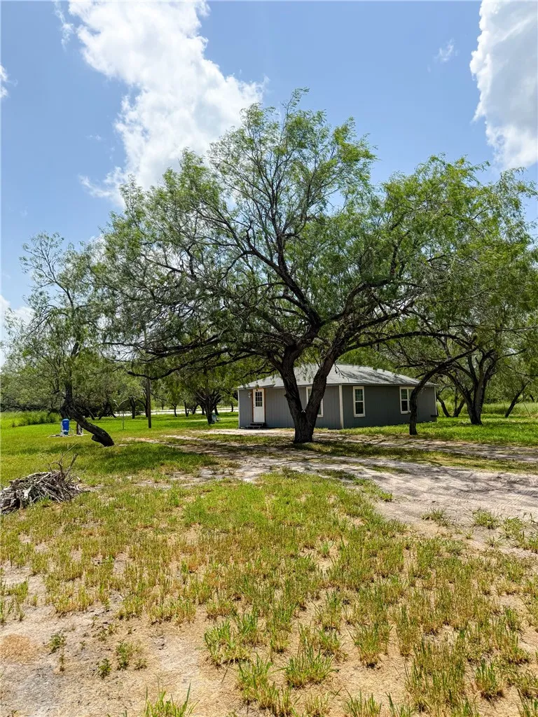 9872 County Road 623 Skidmore, TX 78389