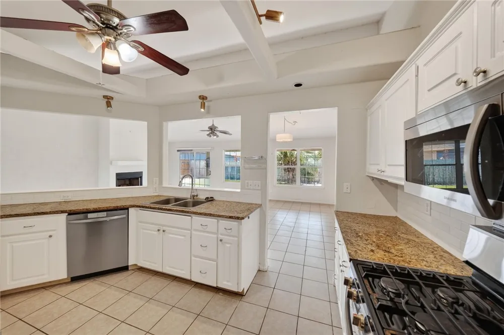13605 Moro Lane Corpus Christi, TX 78418