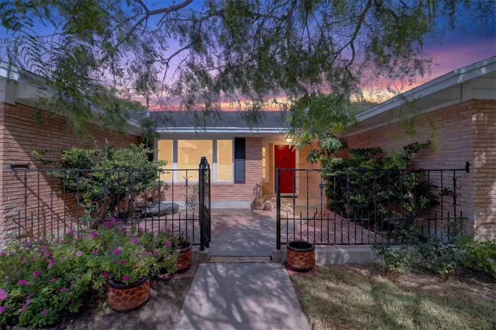 438 Haroldson Drive Corpus Christi, TX 78412
