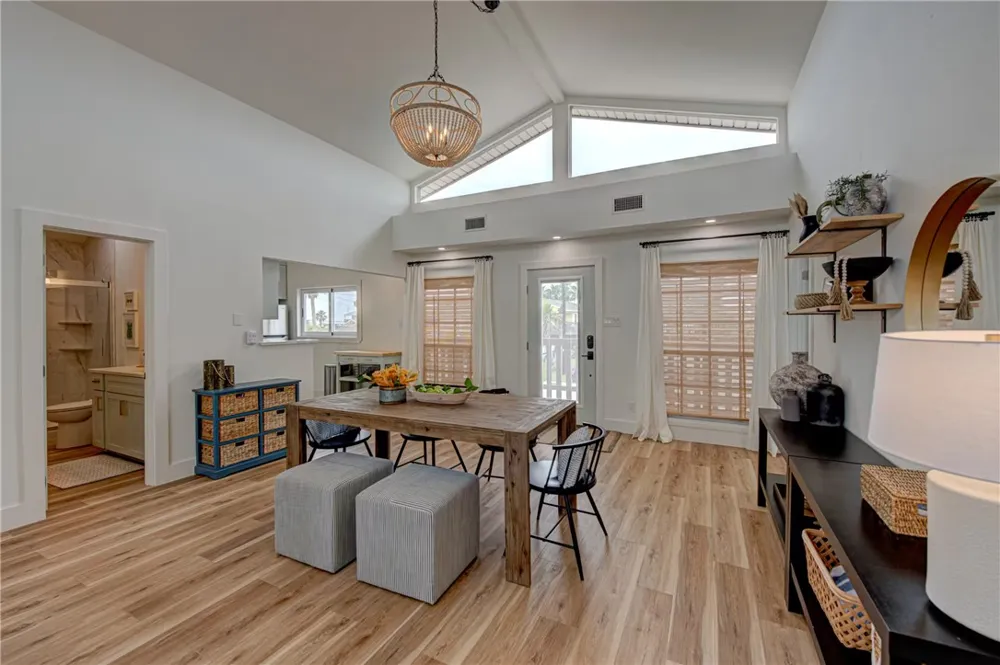 310 Leslie Lane Port Aransas, TX 78373