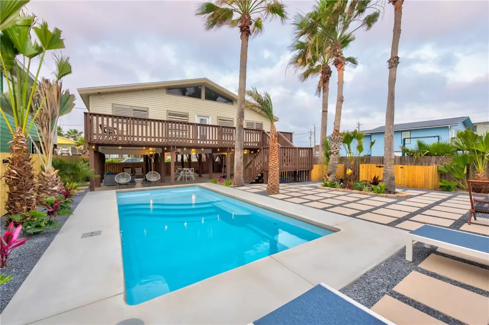 310 Leslie Lane Port Aransas, TX 78373