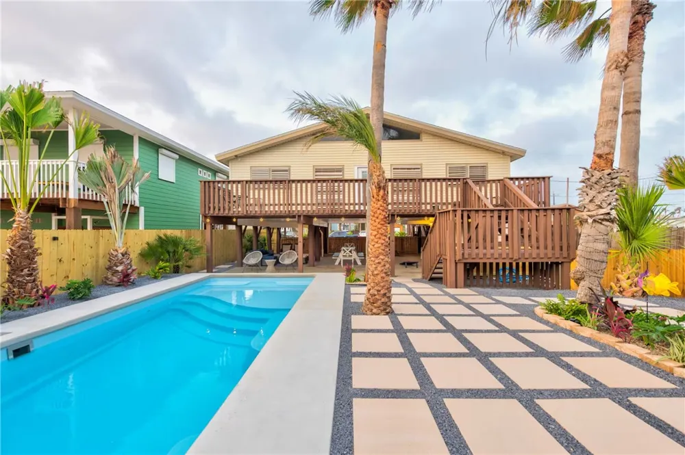 310 Leslie Lane Port Aransas, TX 78373