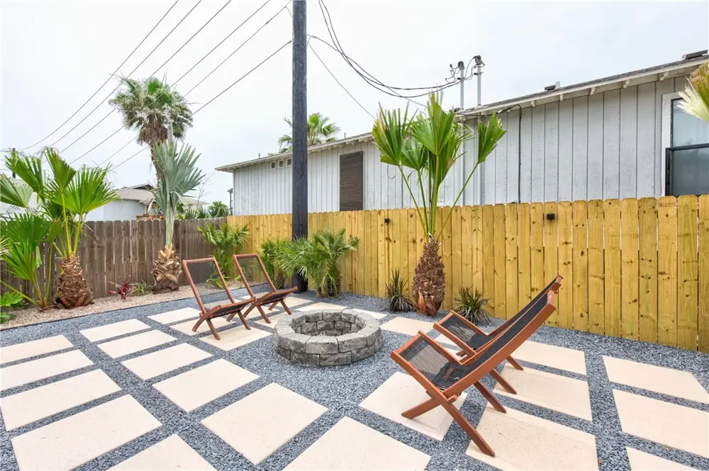 310 Leslie Lane Port Aransas, TX 78373