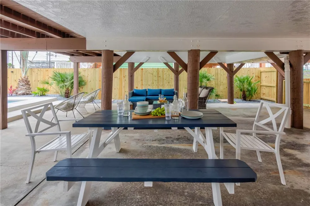 310 Leslie Lane Port Aransas, TX 78373