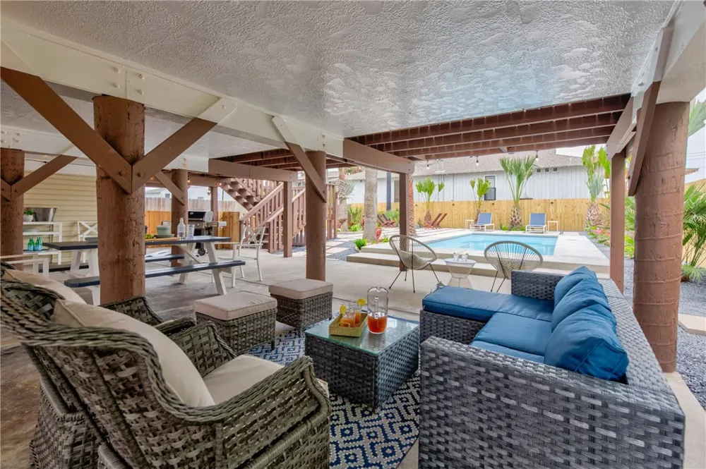 310 Leslie Lane Port Aransas, TX 78373