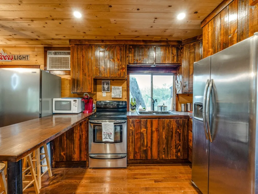 2831 County Road 430 Pleasanton, TX 78064