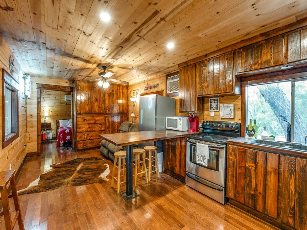 2831 County Road 430 Pleasanton, TX 78064