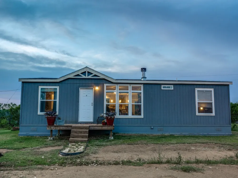 2831 County Road 430 Pleasanton, TX 78064