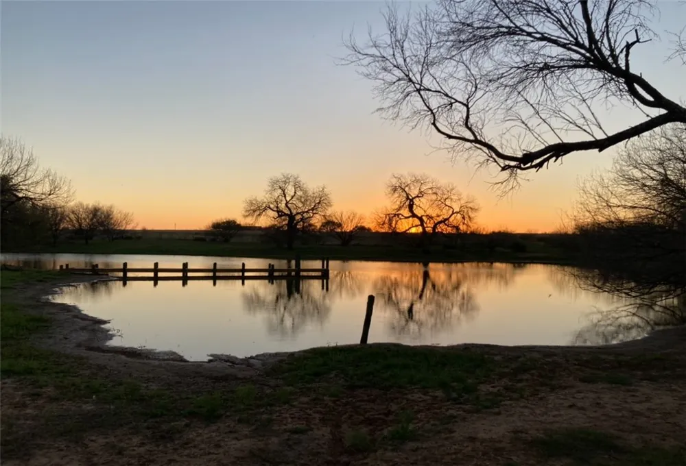 2831 County Road 430 Pleasanton, TX 78064