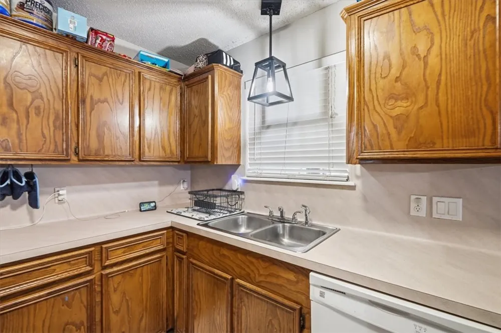 8018 Rock Crest Drive Corpus Christi, TX 78414
