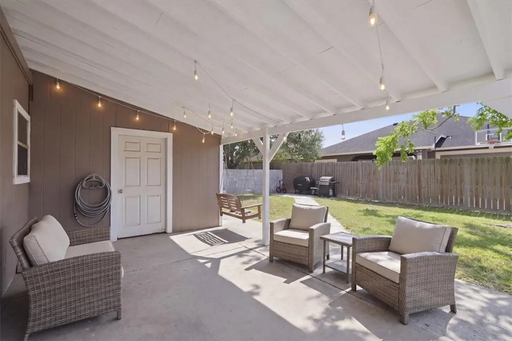 8018 Rock Crest Drive Corpus Christi, TX 78414