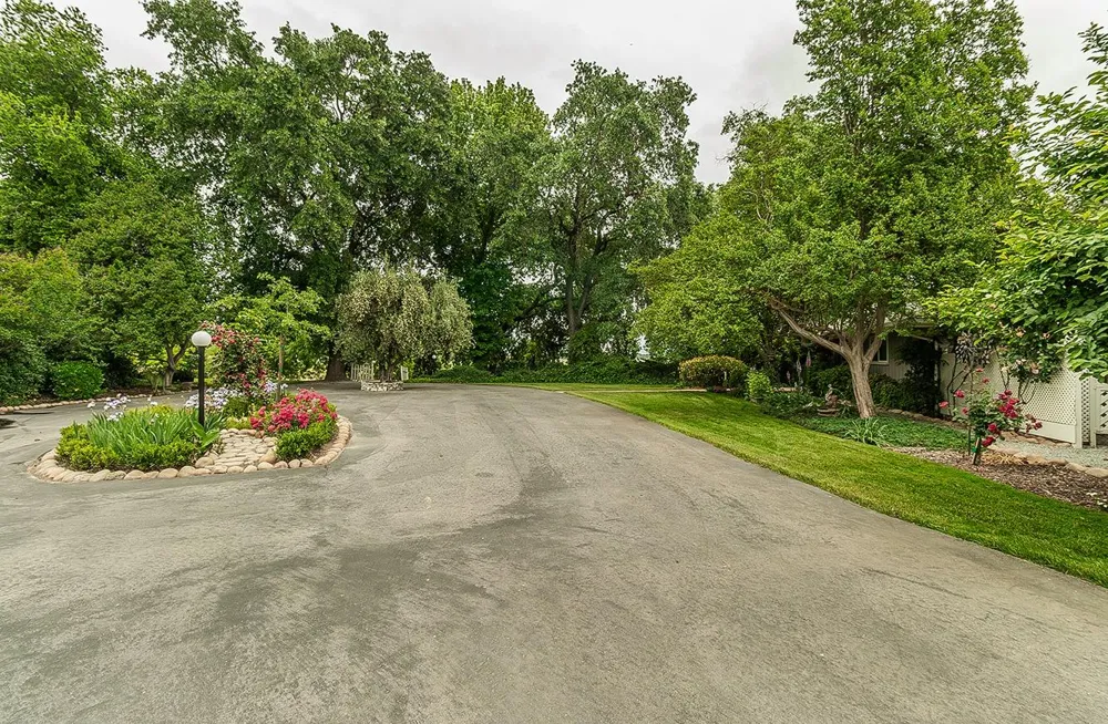 3670 S Newmark Avenue Sanger, CA 93654