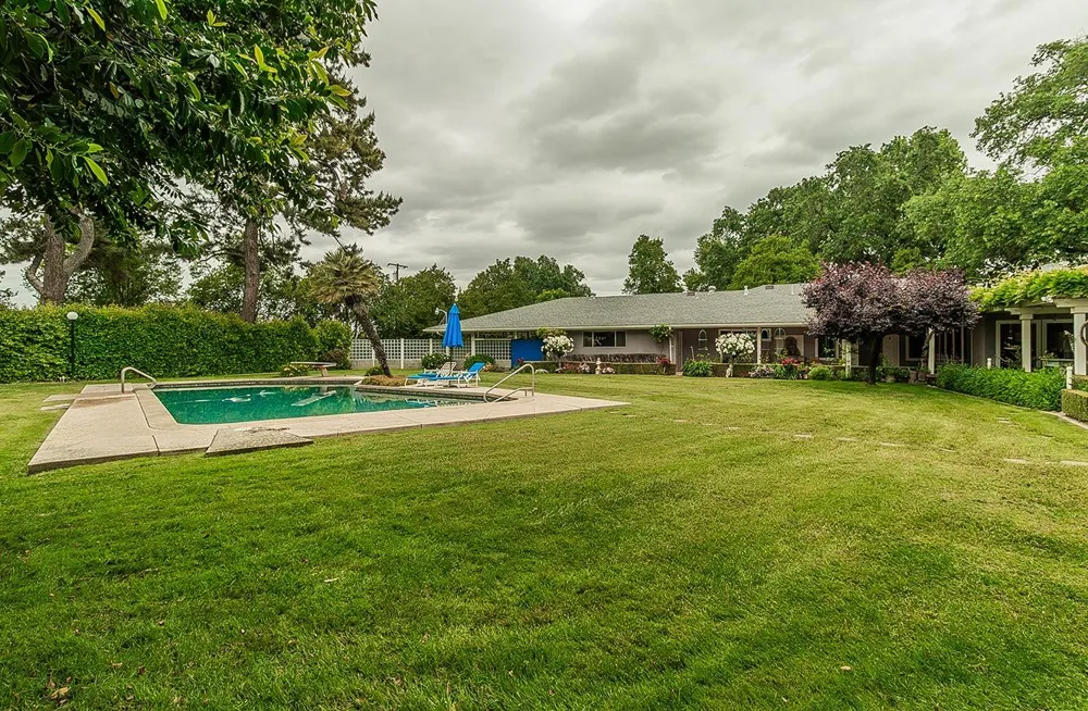 3670 S Newmark Avenue Sanger, CA 93654