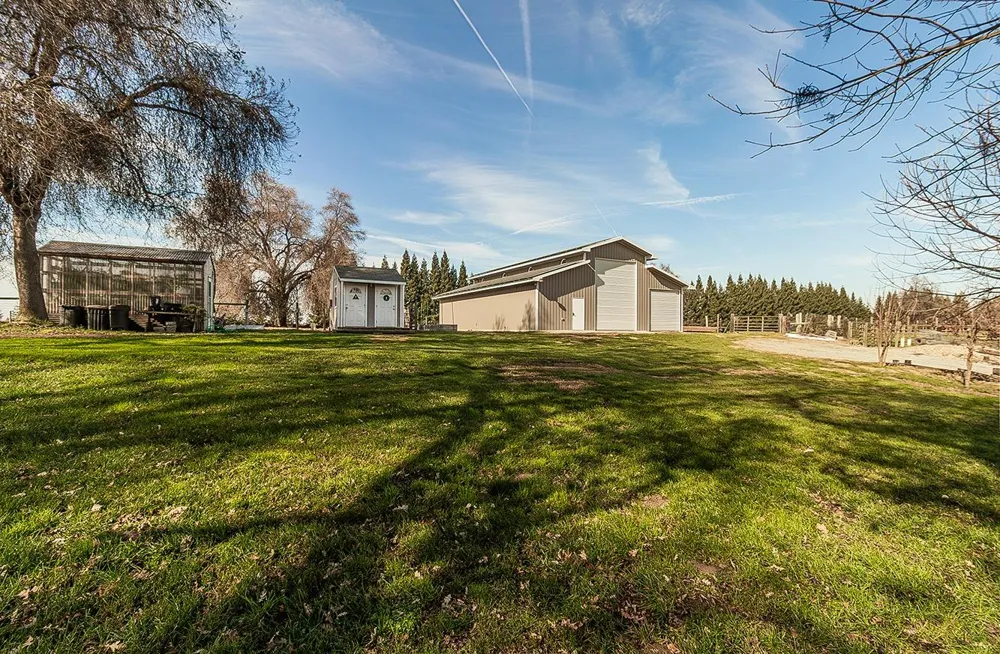 3670 S Newmark Avenue Sanger, CA 93654