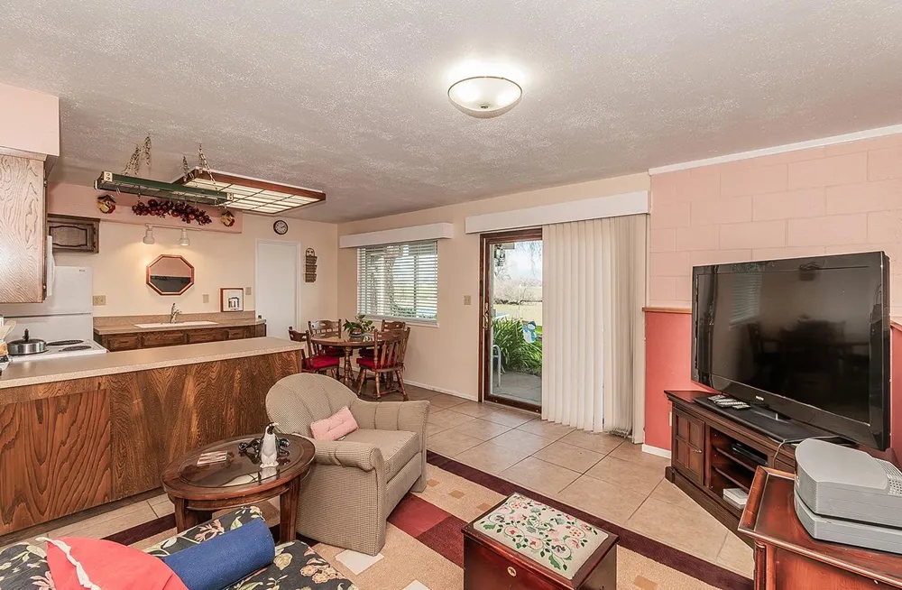 3670 S Newmark Avenue Sanger, CA 93654