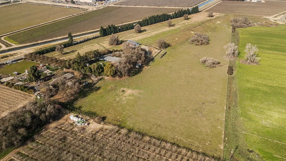 3670 S Newmark Avenue Sanger, CA 93654