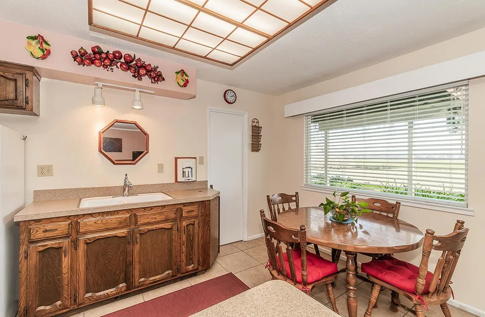 3670 S Newmark Avenue Sanger, CA 93654