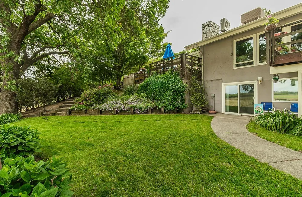 3670 S Newmark Avenue Sanger, CA 93654