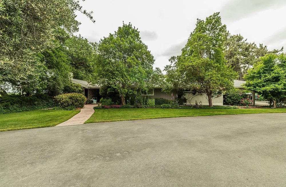 3670 S Newmark Avenue Sanger, CA 93654