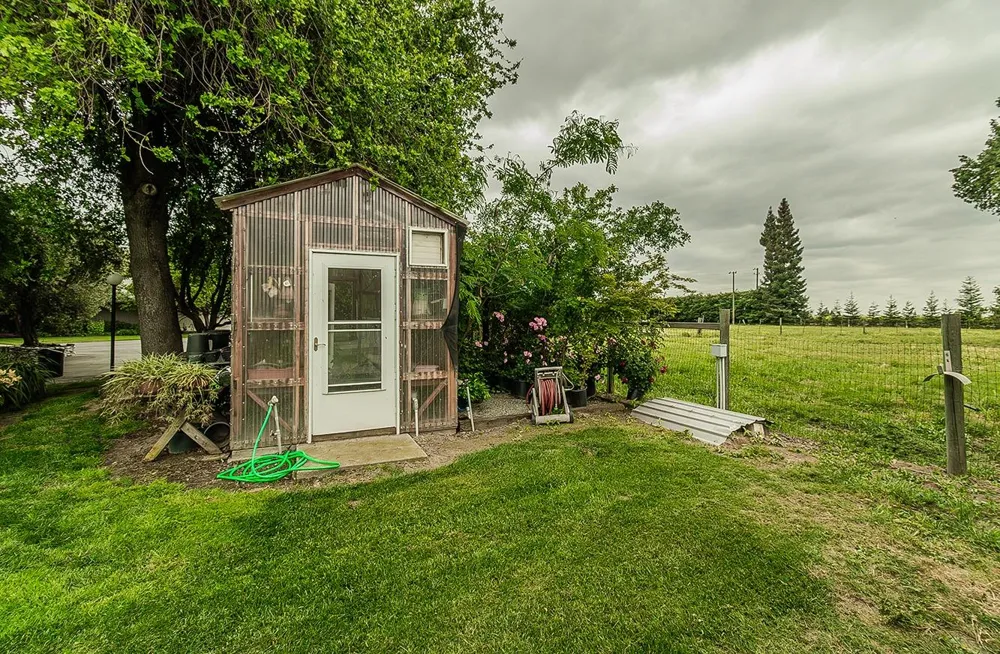 3670 S Newmark Avenue Sanger, CA 93654