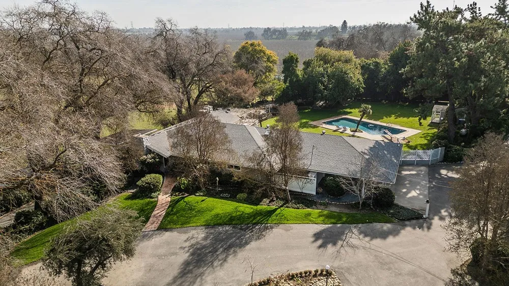 3670 S Newmark Avenue Sanger, CA 93654