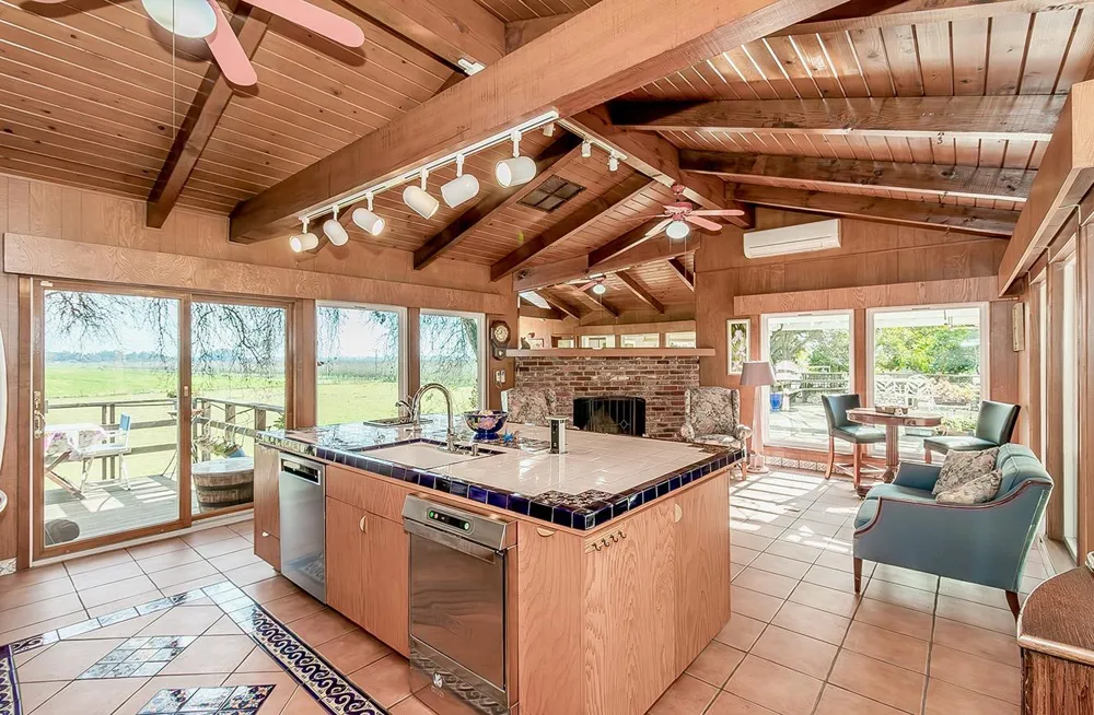 3670 S Newmark Avenue Sanger, CA 93654