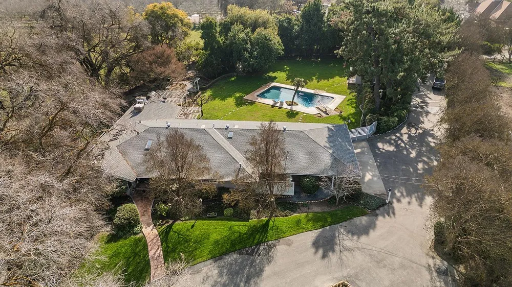 3670 S Newmark Avenue Sanger, CA 93654