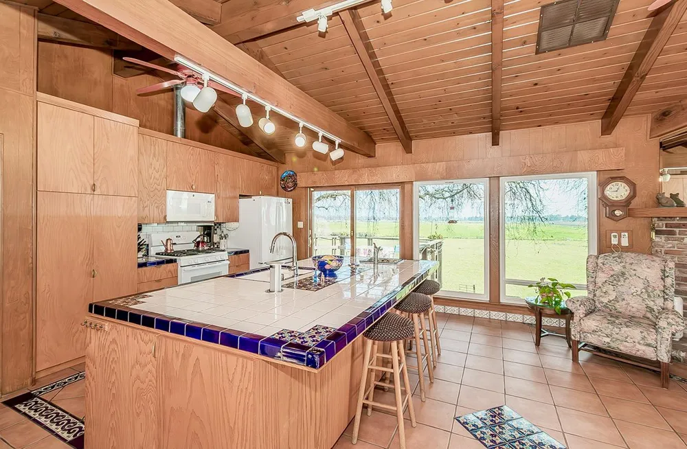 3670 S Newmark Avenue Sanger, CA 93654