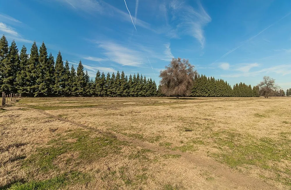3670 S Newmark Avenue Sanger, CA 93654