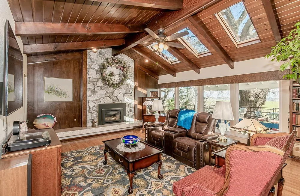 3670 S Newmark Avenue Sanger, CA 93654
