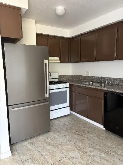 310 S Argyle Avenue #106 Fresno, CA 93727